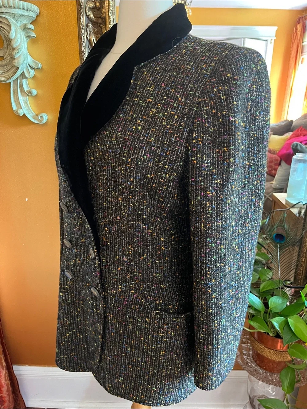 Emanuel Ungaro Black Tweed Blazer with Multicolor Speckle & Velvet Lapel Size 14